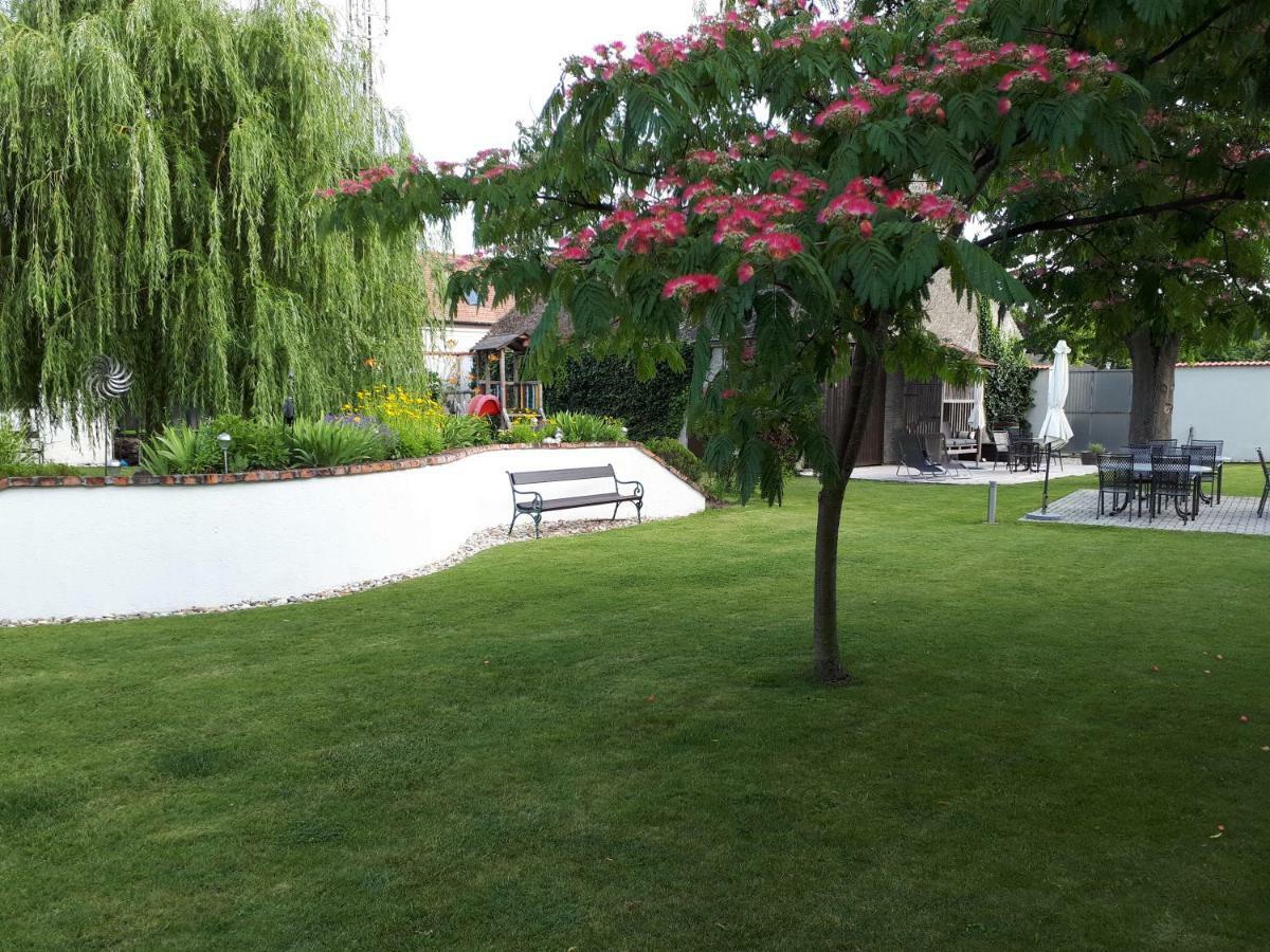 Pension Joseph Haydn Podersdorf am See Exterior foto