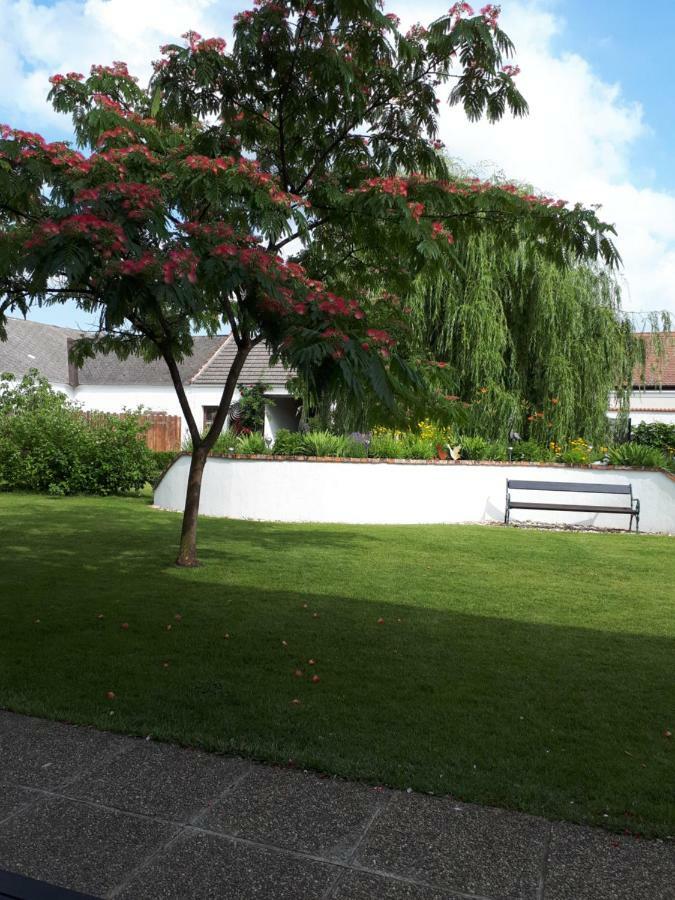 Pension Joseph Haydn Podersdorf am See Exterior foto